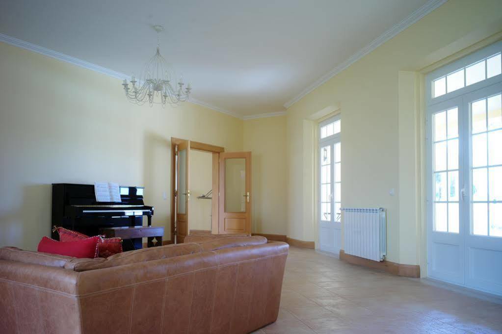 Nadadouro 카사 페드라 노브리 B&B 외부 사진